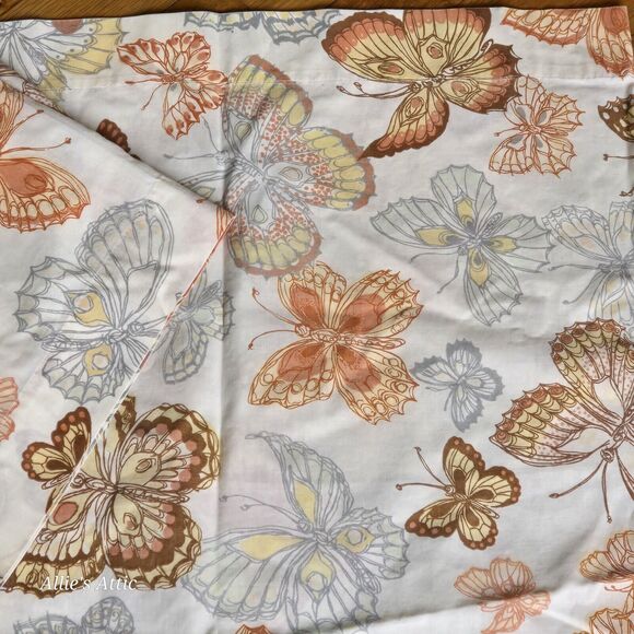 2 Vintage Butterfly All Over Print Standard Pillowcases Set Orange Brown Linens - Picture 2 of 2